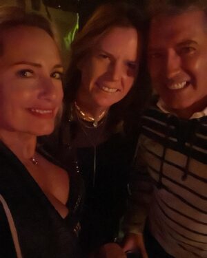 Fernanda Serrano Instagram - E pronto… ontem, fui outra vez levada por este miúdo lindo para uma festa cheia de música, luz e cor! Family friends get together! Tão bom… @yard.pt #filhodamae