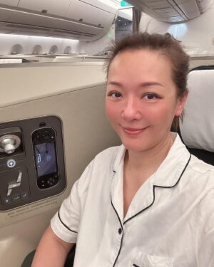 Florence Kwok Instagram - 好耐冇飞long haul
希望保持輕鬆狀態
落机即刻开始做嘢
Sydney I’m ready✈️ 
#希望合上眼打開眼便到了悉尼
#sleeptight 🌙