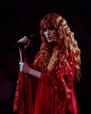 Florence Welch Instagram - Thank you so much @bbcproms for the most incredible experience.
It was such an honour and a joy to reimagine Lungs with @julesbuckleymusic and his orchestra. 
In a way, it finally became the album I had always had in my head 15 years ago. (Turns out we just needed the @royalalberthall organ, a 60 piece orchestra and the @lcvchoir) 🫁♥️🫁

Creative Direction: @mollyjane_x 
Movement Direction: @m.j.h.a.r.p.e.r
Costumes: @allen_and_adcock_ 
🥀 @aldenejohnson @rodarte