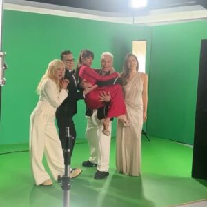 Florencia Peña Instagram - #CANTANDO2024 allá vamos 😜🎤

Me encanta volver a la conducción. Me encanta volver con un formato que me divierte y que me genera un nuevo desafío; correr riesgos; ir en busca de nuevos caminos. Me encanta seguir creciendo y estar en lugares que me hacen feliz! Gracias @marcelotinelli x confiar en mí 🫶🏻

Hoy calentamos motores y metimos previa con el jurado 🤩📸@elcantandooficial @americatv @lafliaok