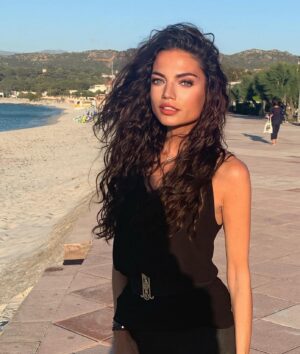 Francesca Antoniotti Instagram - Hair etc 💁🏻‍♀️🫶🏻