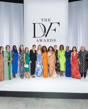 Freya Ridings Instagram - In all honesty a few weeks ago I was sent an email asking if I would like to fly to Venice Italy to perform at the 15th Annual @dvf awards for Empowerment Of Women and Female Leaders around the world. I said yes to 40  hours of travel because sitting around a table with these incredible female leaders was beyond a fever dream come true. I am in awe of these women for their achievements, passion and determination to change the world for the better ❤️🇮🇹 and meeting @oprah was unbelievable 😭