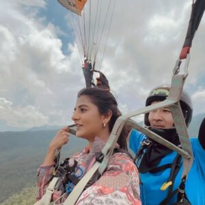 Gabriella Charlton Instagram - This post is all my ‘firsts’ in Vietnam 🇻🇳 

1. My first time visiting a train street 
2. Paragliding 
3. My first Pho
4. Kayaked by myself 
5. Visited one of the most famous Buddhist temple 
6. Swam in open waters
7. The swing; where you’re captured at a high 
8. Hiked a “fake” village 😜

Huge thanks to @touronholidays for making this happen ❤️