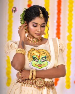 Gabriella Sellus Instagram - May the melodies of Onam bring harmony to your life and the dance of celebration continue forever 🌸✨

Wishing y’all a very happy Onam! From team #rhemasbellezzaatelier™️ ❤️🙏🏻

Ft: @gabrellasellus_official 
Mua: @rhema_ashok @rhemas_bellezza_atelier 
Wearing: @prisara_thedesignercompany 
Hairstylist: @miss_pretty_makeoverartist 
Decoration: @md__your__surprise__paradise 
Dop: @jaihindh_photography 
Flower: @lsquarebridalflowerdesigner 
Studio: @srbsmodellingstudios 
Jewellery: @gold_copy1486