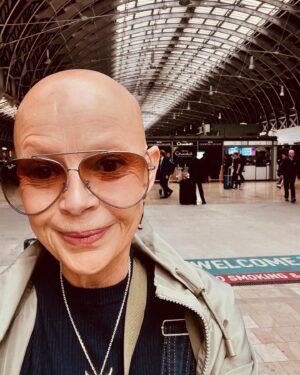 Gail Porter Instagram - Another day, another station! Have a great evening all x