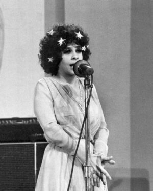 Gal Costa Instagram - 🎶🎤⭐️ Em 12 de setembro de 1968, Gal Costa participou da primeira eliminatória do III Festival Internacional da Canção, na etapa realizada no Tuca (Teatro da Universidade Católica), em Perdizes, São Paulo.

Gal defendeu a canção “Gabriela Mais Bela” de Roberto Carlos e Erasmo Carlos, que não foi selecionada para a fase nacional do FIC.

Com sete edições divididas em duas fases (nacional e internacional), o FIC foi o concurso musical mais duradouro da TV brasileira.

Fotos: Acervo @estadao / Acervo @evangelinamaffei

#GalCosta #EquipeGal