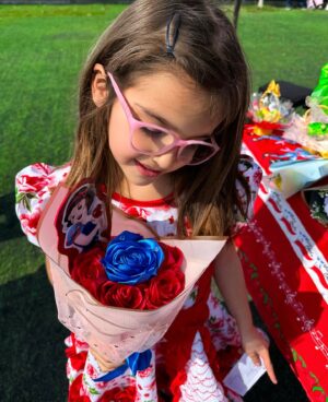 Gala Caldirola Instagram - Que me dicen de esta Huasita hermosa?🇨🇱❤️
Bailando Pascuense y ese ritmo que lleva esta claro que no lo sacó de la mamá 😂
Le pediré que me de clases de baile! Jaja
#chile