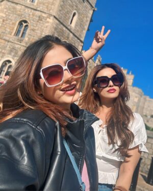 Garima Sharma Instagram - Creating memories 🇬🇧 
#travel #lifeisfun #gratefultouniverse #keepsmiling #london #Uk