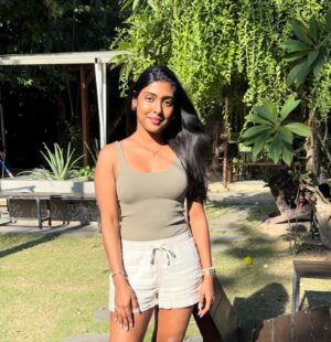 Gayathri Reddy Instagram - 🫶🏻🌴🌻