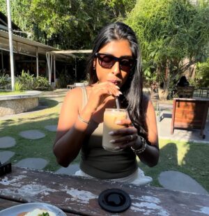 Gayathri Reddy Instagram - 🫶🏻🌴🌻