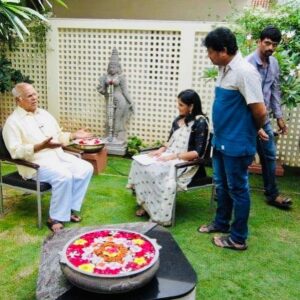 Gayatri Bhargavi Instagram - Celebrating Centenary Birth Anniversary  of Telugu Film Legendary Late Akkineni Nageshwar Rao our ANR garu with this Rare pic. 

This picture is from our home Gallery, of great Telugu  Actor Padma Vibhushan ANR garu keenly understanding the act,  explained by Director, Painter, Illustrator Cartoonist Padma Sri Bapu garu in the shooting sets of Sri Rama Rajyam. (2011) 

I am a bit lucky to spend three learning weeks as an Anchor, along with ANR garu in his Garden. Had an opportunity to have some interestingly detailed conversations on all his Hit Films as an Actor & Producer. 

.
.
.
@bapu.ramana 
@annapurnastudios 
@chayakkineni @akkineniakhil 

#anr #centenarycelebrations #bapu #telugucinema #legendary #actor #director #illustrator #cartoonist #cinema #gayatribhargavi #anchor #anrliveson #100 #telugu #birthanniversary #bapubommalu #anr100