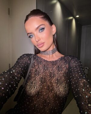 Giovanna Chaves Instagram - ⭐️ ontem foi dia de produção com a melhor equipe! 
@danyrochamakeup na make e @joaosantyelle no cabelo✨