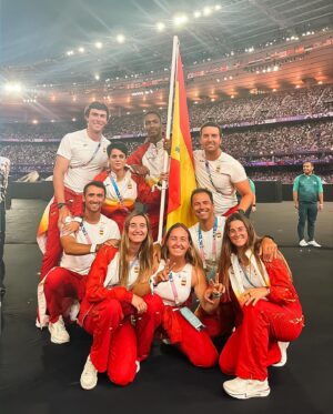 Gisela Pulido Instagram - últimas fotitos de París que tenían que salir sí o sí a la luz y que me hacen tener una resaca emocional tremenda por todo lo vivido estos días allí 🥹

encarar esta experiencia fue todo un reto que sin duda, ya es inolvidable ❤️‍🩹

ahora, a descansar!! 🙌🏼

holidays mode ON 🤩

#paris2024 #juegosolimpicos