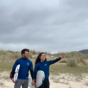 Gisela Pulido Instagram - hacía tiempo que no subía un photo dump de esos y me apetecía contaros este finde en Pantin

1. Surfing unas olitas con mi @tagheuer #aquaracer
2. @patiwee siempre con el 🤳🏼capturando los mejores momentos 😍
3. El punto mas al Norte de España ✨
4. ⁠@guillermocarracedo y yo debatiendo donde nos metemos a surfear 🏄‍♂️ 
5. ⁠gracias @jaeljoyeria por la mención 😍

#galicia #pantinclassic