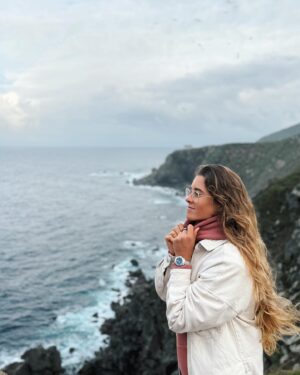 Gisela Pulido Instagram - hacía tiempo que no subía un photo dump de esos y me apetecía contaros este finde en Pantin

1. Surfing unas olitas con mi @tagheuer #aquaracer
2. @patiwee siempre con el 🤳🏼capturando los mejores momentos 😍
3. El punto mas al Norte de España ✨
4. ⁠@guillermocarracedo y yo debatiendo donde nos metemos a surfear 🏄‍♂️ 
5. ⁠gracias @jaeljoyeria por la mención 😍

#galicia #pantinclassic