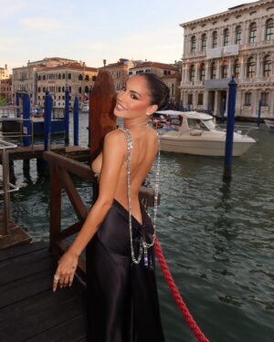 Giulia De Lellis Instagram - @amfar 🩵