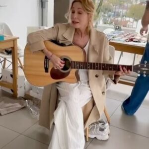 Gloria Carrá Instagram - Sesión de fotos para @chamana.ar 🌸✨💕