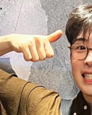 Ha Da-in Instagram - 소중이들, 지훈이 연극행👆🏻👉🏻👈🏻👇🏻
미소가득 #인생네컷
The NUTS #너츠 ✌🏼👍🏼