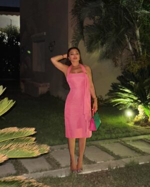 Haifa Wehbe Instagram - بمبي 💗🌸💗

#summer #pink #love #northcoast  #oscardelarenta 
#haifawehbe 
#هيفاء_وهبي #الساحل_الشمالي