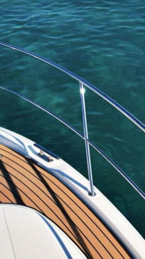 Haley Grable Instagram - Yacht days with @vercoeyachtrentals are always the best. 😍

#yachtlife #floridaboatlife #floridavacation #floridaliving #floridathings #tampa #tampabay #tampaflorida #clearwater #clearwaterbeach #saintpetersburg