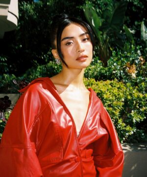 Haley Tju Instagram - Bree for @Netflix “Uglies” Press Day 🌹

Makeup: @robertti 
Hair: @pelobypili 
Fashion: @haleytju 
Photography: @delaneycolaio 

Outfit: @situationist_official 
Shoe: @maisonmargiela 
Bag: @margesherwood_official 
Earrings: @blumarine 
Ring: @justineclenquet