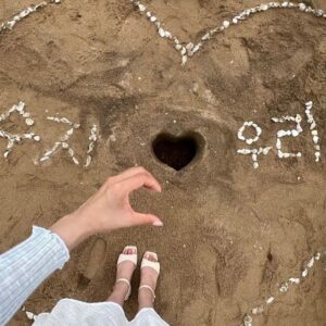 Ham Eun-jeong Instagram - 이제야 올리는 바닷가 요모조모 #수지맞은우리 #야외B팀분들과🧡