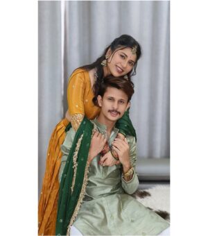 Hamida Khatoon Instagram - Happy Rakshabandhan ❤️ 

Lehenga designer:- @sia_by_ss 

Jewellery:- @navkar_boutique 

Makeup:- @chetanamakeovers 

Hair:- @makeovermagic_veekshitha 

Ayaan designer:- @terzeebyzeeshanazamali 
Style by:- @zeeshanazamali 

#hamida #hamidakhatoon #rakshabandhan #instagram #brother #sisters #savegirls