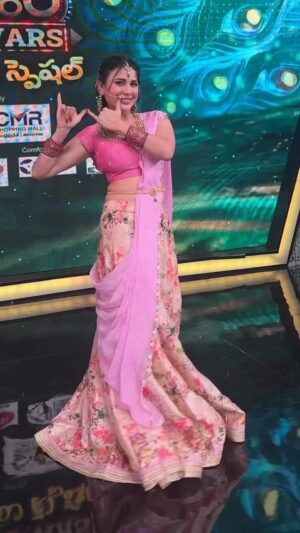 Hamida Khatoon Instagram - Happy Krishnashtami 

Designer:- @bytarunisrigiri 

Jewellery:- @ambicapearlsandjewellers 

#hamida #hamidakhatoon #instagram #reels #reelitfeelit #starmaa