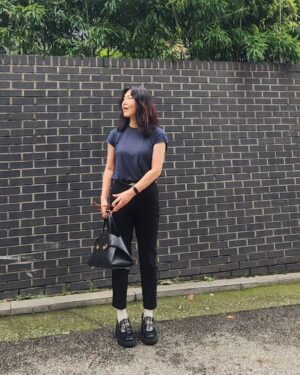 Han Hye-yeon Instagram - 😎🩶🐦‍⬛🎱♟️📷♠️

#인생뭐있어 #ootd #fashion #style #의상정보는태그에서🙏