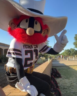 Hannah Colin Instagram - HAPPY GAMEDAY. ❤️
-
#redraiders #hannahgracecolin #gameday #ttu #texastech #viral #explorepage #pomsquad #football #college #thebestisyettocome #wreckem