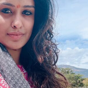 Hannah Reji Koshy Instagram - "Escaping the reality is sometimes mandatory for me and it has always been this divine place.... "

#lingabhairavi #dhyanalinga