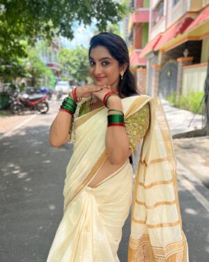 Harika Sadu Instagram - Onam vibes ❤️🥰🙏 blouse designed by @studio_sushma