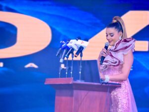 Heba ElSisi Instagram - تشرفت بتقديم حفل إطلاق مشروع مدينة جدة التجارية الترفيهية بالعبور بالشراكة بين متواضع جروب المصرية وإعمار السبيعي السعودية، كان شئ رائع وعظيم. في حضور لفيف من رجال الأعمال والمستثمرين الذين استمتعوا بغناء المنشد والمطرب الكبير علي الهلباوي والنجمة السوبر ستار ريهام عبد الحكيم بصحبة الأوركسترا..وتم إعلان مفاجأة كبيرة بالتعاقد مع سلسلة مطاعم البيك السعودية لافتتاح فرعها الأول في مصر بمدينة جدة التجارية بالعبور  #فيها_حاجة_حلوة #متواضع_جروب #إعمار_السبيعي #مدينة_العبور #جدة_التجارية_الترفيهية #مطاعم_البيك
Photogreh @yasserhemaya 
Beautiful dress @mohamednourdesign 
Makeup artist @asmaa_said_33 
#hebaelsisy #tvpresenter