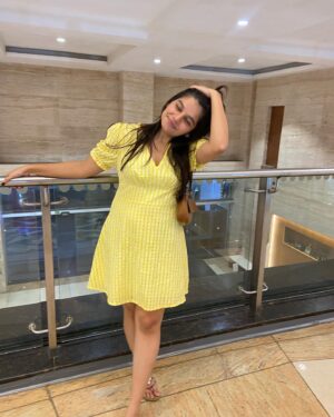 Hetal Gada Instagram - Happy kid when wearing @savana 💛

#HetalGada #Savana #SavanaCampusSquad