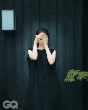 Hikari Mitsushima Instagram - ▽◁ 🔺▷

@gqhype interview（日本語/ English）
@kosukemae 

普段の食卓で友人たちとワイワイ会っていた
カメラの前さんと、念願の初撮影✨

前くんのカメラマンデビューはGQ
and
GQの神谷さんの初仕事はfolderのインタビュー
なのだとか... ご縁だ。

♡

とてもリラックスした
軽やかな写真をありがとう
現場の皆んなの健やかさが映っている!

syoさんのインタビュー
読みごたえアリです😳面白い
（アーカイブにURLのリンクがあります）

@hoshino_kanako 
@sanbon0707 
@syocinema 

@last_mile_movie
