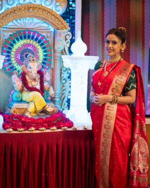 Hrishitaa Bhatt Instagram - On the auspicious occasion of Ganesh Chaturthi, we wish you and your loved ones a joyous celebration filled with prosperity, good fortune, and wisdom. May Lord Ganesha’s blessings guide us towards a path of success, happiness, and harmony.

May this festive season bring new opportunities and growth for you.

Ganpati Bappa Moriya🙏💐

Styled by - @stylebyriyajain
Assisted by- @moreprachi__
Outfit- @jarierabanaras
PR @sonyashaikh
MUA-  @manish_kerekar
Hair by - @bollywoodhairartist
Clicked by - @anirudh_ramteke @abhi_nair1997
Managed by - @moushumibanerji