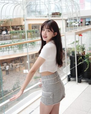 Hsin-Ling Chi Instagram - 逛街意外遇到子瑜（本次旅程highlight🤩) 終於吃到美味醬蟹-花蟹堂 美妙的一天