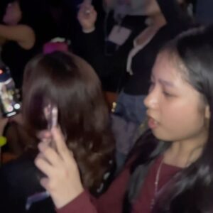 Imel Putri Cahyati Instagram - Yang penting udah nonton @brunomars bareng anak cantik happy.. keun bae teu apal oge laguna nu penting ngocoblak we 🤣

#masyallahtabarakallah #brunomarsconcert2024🇮🇩