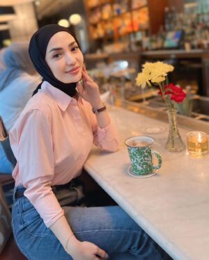 Imel Putri Cahyati Instagram - Salah satu manfaat jogging adalah memompa jantung agar kuat dan ga kaget kalau ternyata dia lebih milih orang lain 🤭😉