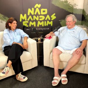 Inês Lopes Gonçalves Instagram - "A vida, o meu filho, o meu tempo, toda a gente, as pessoas de quem eu gosto, a minha filha, os meus netos, a minha mulher, o meu pai, eu."- dez respostas diferentes para a mesma pergunta: quem é que manda em ti? 
Em mim manda neste momento uma grande vontade de agradecer, antes de mais nada, a todos os que ouviram, comentaram e apreciaram esta primeira temporada do Não Mandas em Mim e aos convidados que dispensaram o seu precioso tempo para estes dois dedos de conversa.
E depois à @dacia_portugal que me pôs ao volante disto e me deixou ir pelos caminhos que me apetecesse sem nunca dizer "por aí não". Ao @miguelscisaac que fez o roadmap (eu já vou parar com o léxico automobilístico, aguentem) e que eu adoro que mande um bocadinho em mim. 
À @laranetomakeup, @soares_cat e @vanessamarquesstyling que me maquilham, penteiam e vestem para esta e mil outras aventuras 🫶
Ao meu rico marido @ivocosta e ao @quimalbergaria que fizeram o mais perfeiro dos jingles perfeitos e ao @sapo que nos recebeu. 
E em vocês, quem é que manda?