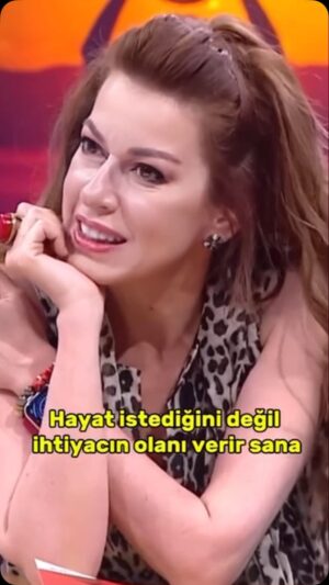 İpek Tuzcuoğlu Instagram - Hayat ihtiyacın olanı mı istediğini mi verir ⁉️