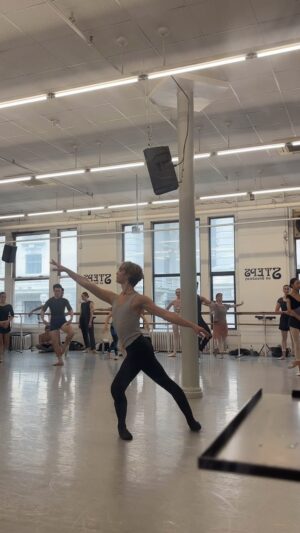 Irina Dvorovenko Instagram - Max's Saturday class at Steps was absolutely amazing! 🤩 So many familiar faces! Tag yourself or a friend if you see them! Happy early Labor Day! ❤️ @stepsonbroadway #stepsonbroadway #balletclass #yagp #dance #bloch