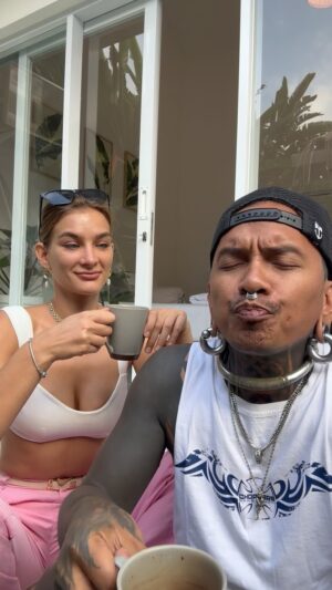 Irina Stroganova Instagram - ngopi tanpa ah bagai apa yah? 🤭
.
.
.

#delluuyee #irisstroganova #djiris #bali #balilife #comedy #jokes #laugh