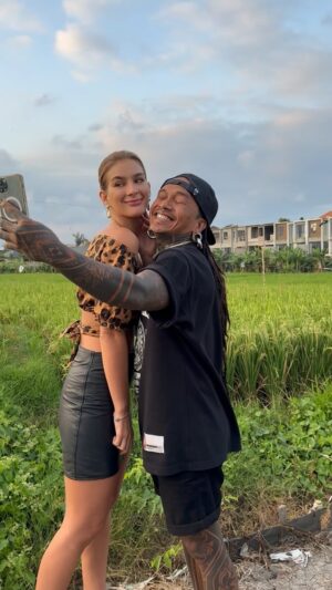Irina Stroganova Instagram - PEREMPUAN 🫣
.
.
.

#delluuyee #irisstroganova #djiris #bali #balilife #comedy #jokes #laugh #receh