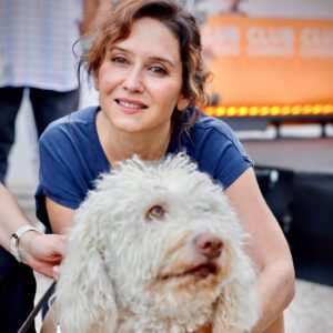 Isabel Díaz Ayuso Instagram - Los perros son un regalo del cielo.