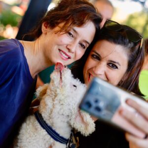 Isabel Díaz Ayuso Instagram - Los perros son un regalo del cielo.
