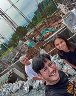 Isabel Oli Instagram - Site visit! 🏡 🙏🏽

@dspratsconstruction