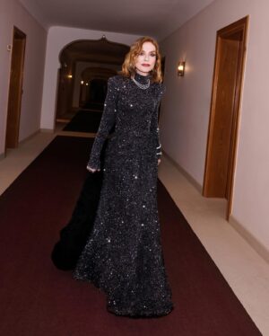 Isabelle Huppert Instagram - 🕶️
@balenciaga
@cartier

📸 @germanlarkin
#Venezia81