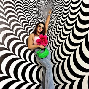 Jackie Sorkin Instagram - Come 4 the Candy, Stay 4 the Beetlejuice Vibes 🖤🤍

📸 Don’t forget to tag us in your sweet pics 🍭

 Buy your tickets at: 
🎟️ www.Candytopia.com 

#beetlejuice #blackandwhite #fyp #explorepage #candytopia #beetlejuice #Phoenix #kidfriendlyscottsdale #summer #Arizona #laborday