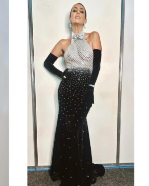 Jacqueline Bracamontes Instagram - About last night 

Mis looks de ayer para la final de @missuniverse_mex 
Gracias a @victoryjesse por estos vestidos. 
Muchas felicidades a @fersitabel, a todas las chicas que hicieron un excelente trabajo y a todo el equipo involucrado en este eventazo!! 
Gracias mis queridos @raulrocha777 y @lovecherrypie los quiero mucho y muchas felicidades a ustedes también por esta gran labor. 
Nos vemos muy pronto para Miss universe 2024 en mi México lindo y querido 😎 
Glam: @rosamariagarcia_makeup y @anlle11 
Joyeria: @wishfinejewelry 
Vestidos: @victoryjesse 
Fotos: @hectordt
Team: @xumalin